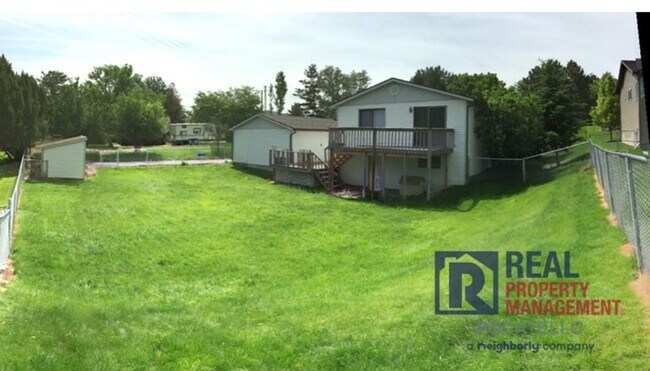 Building Photo - Beautiful large 5 bedroom home for rent