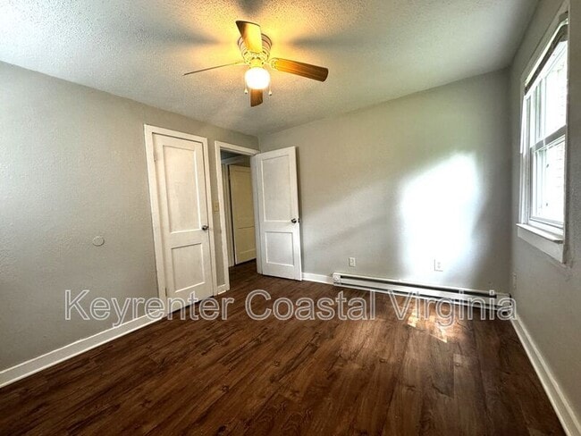 Foto del edificio - 211 Rogers Ave