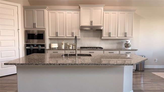 Building Photo - 23018 Pearl Glen Dr