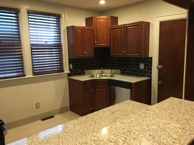 Foto del edificio - 76 Cottage St