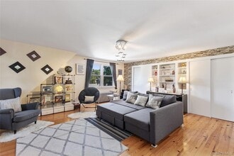 Building Photo - 320 Tulip Ave