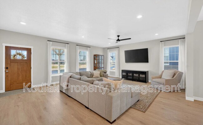 Foto del edificio - 979 Shoreline Dr