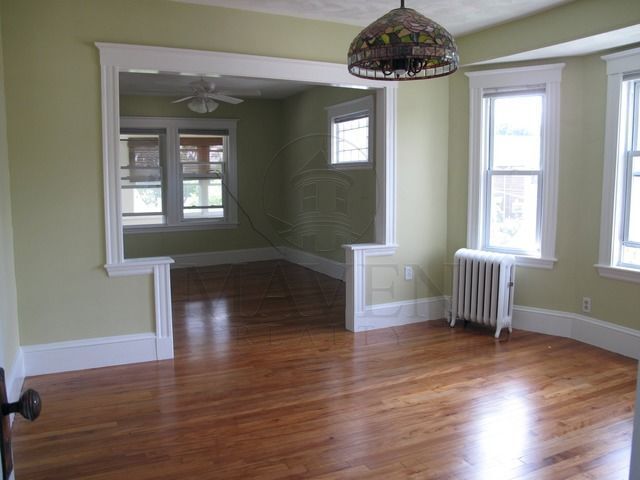 Foto del edificio - 121 Windsor Rd