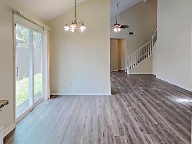 Building Photo - 15215 Bedford Glen Dr