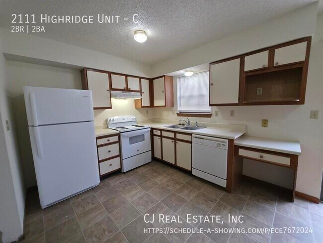 Building Photo - 2111 Highridge Dr