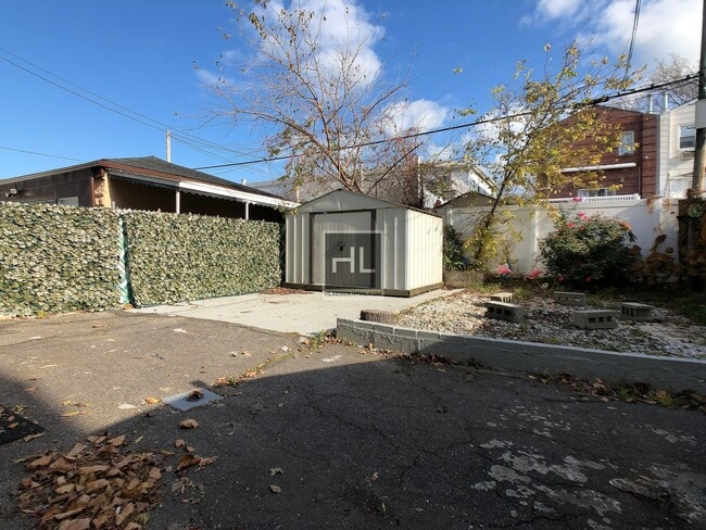 Building Photo - FORD STREET