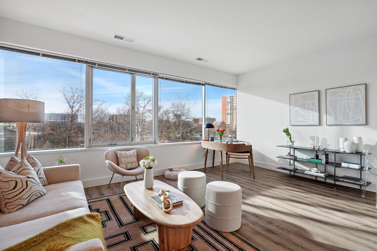 Sinclaire on Seminary Apartments in Alexandria, VA