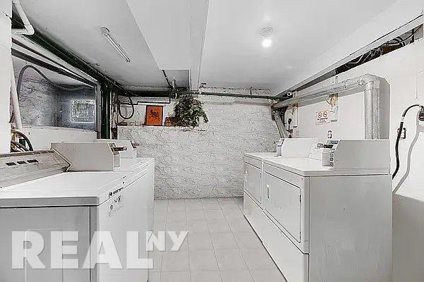 Foto del edificio - 3 bedroom in Brooklyn NY 11222