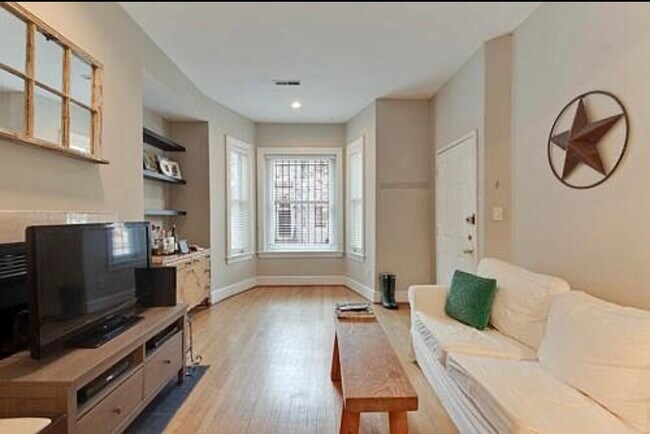 Foto del edificio - 1725 Willard St NW