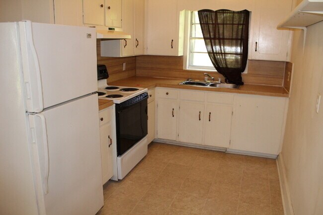 Foto del edificio - Lovely 3 Bedroom 1 Bath Home
