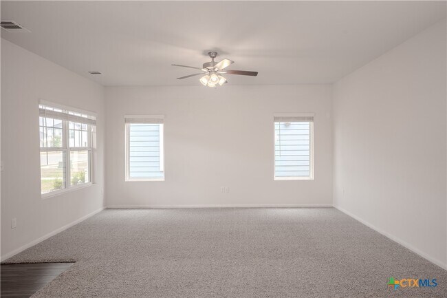 Foto del edificio - 141 Everglades Dr