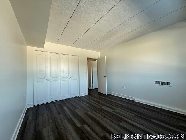 Foto del edificio - 49 Hill Rd