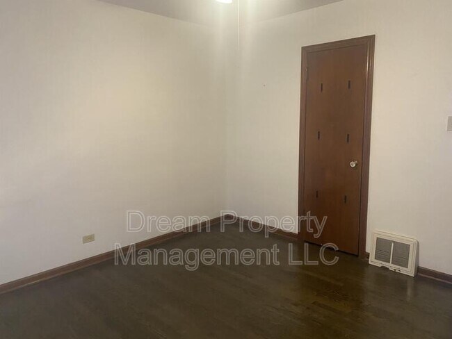 Building Photo - 3507 W 115th Pl