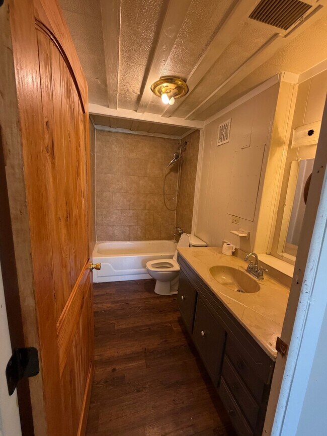 Foto del edificio - 2415 Clay Ave
