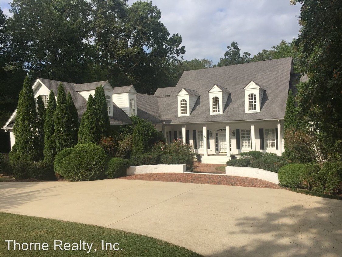 Primary Photo - 201 Candlewood Rd