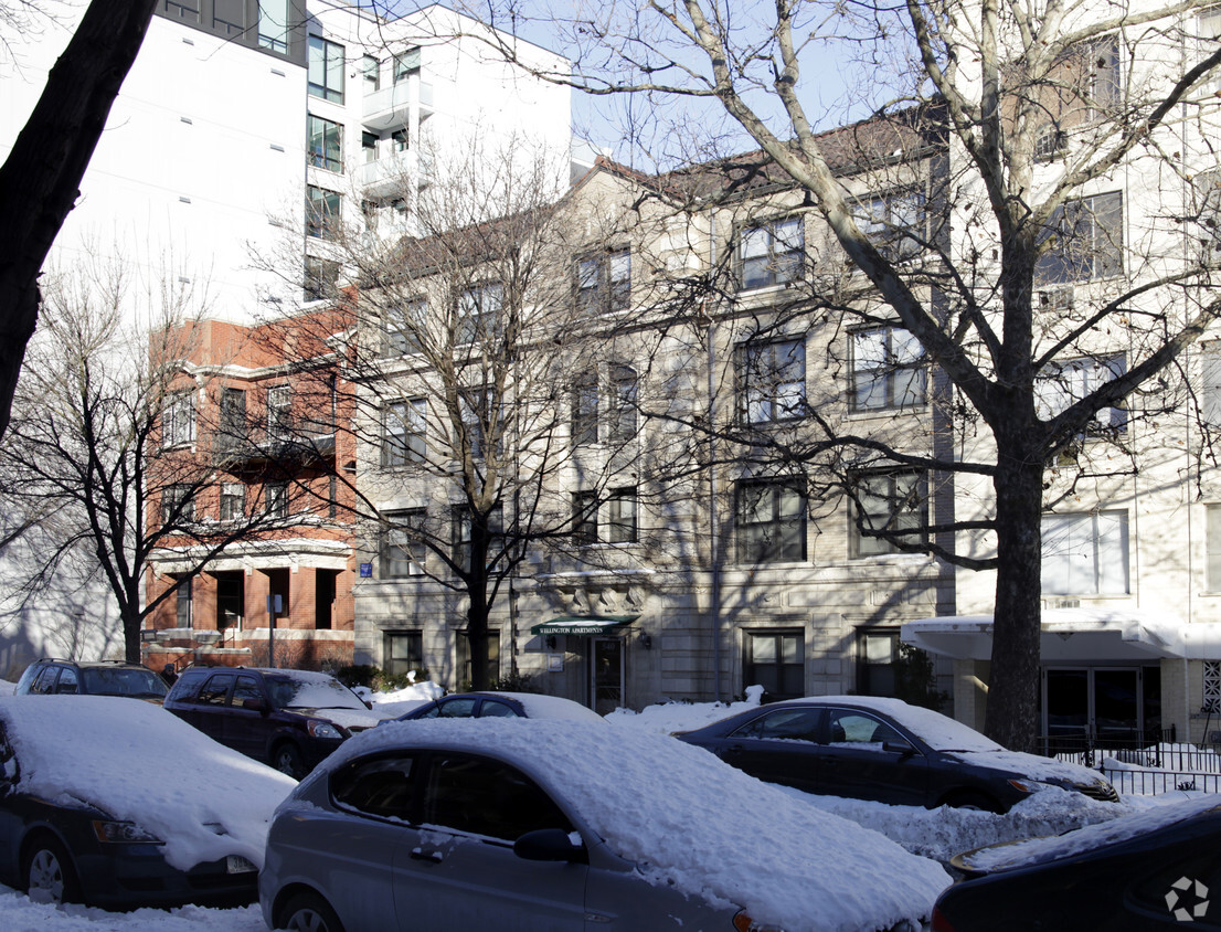 Building Photo - 540 W Wellington Ave