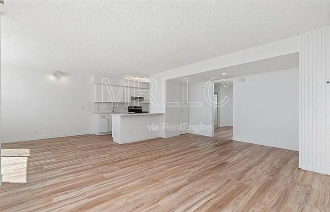 Building Photo - 420 Monterey Ln