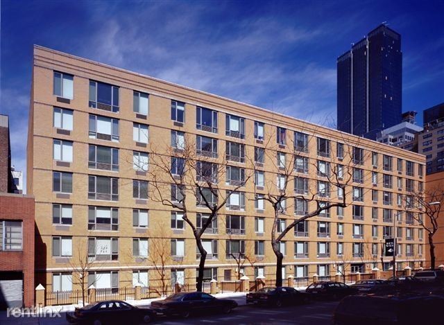 Foto del edificio - 321 W 54th St