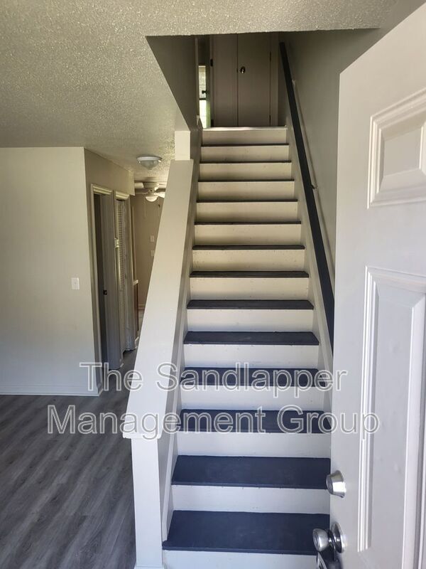 Foto del edificio - 126 Langley Dr
