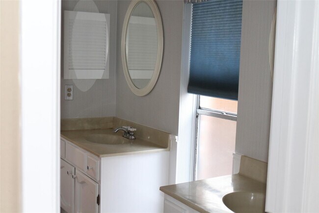 Foto del edificio - 17131 Morning Star Ave