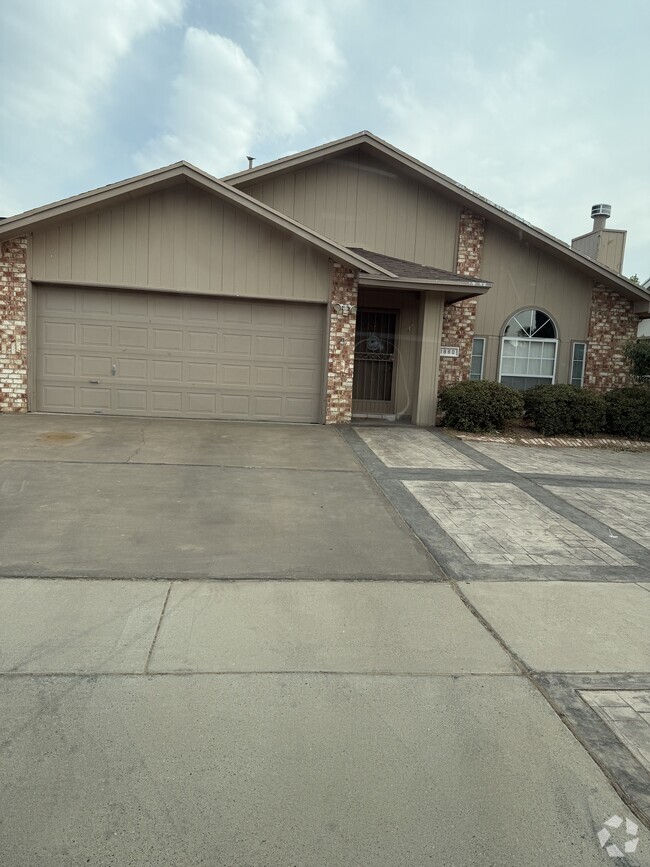 Building Photo - 11880 David Forti Dr