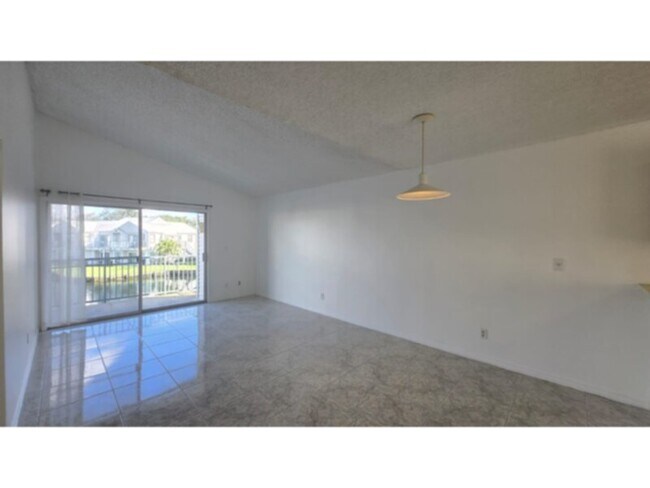 Building Photo - 1 bedroom condo