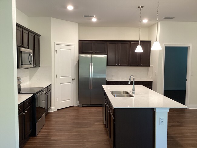 Building Photo - 20307 Calla Lily Dr