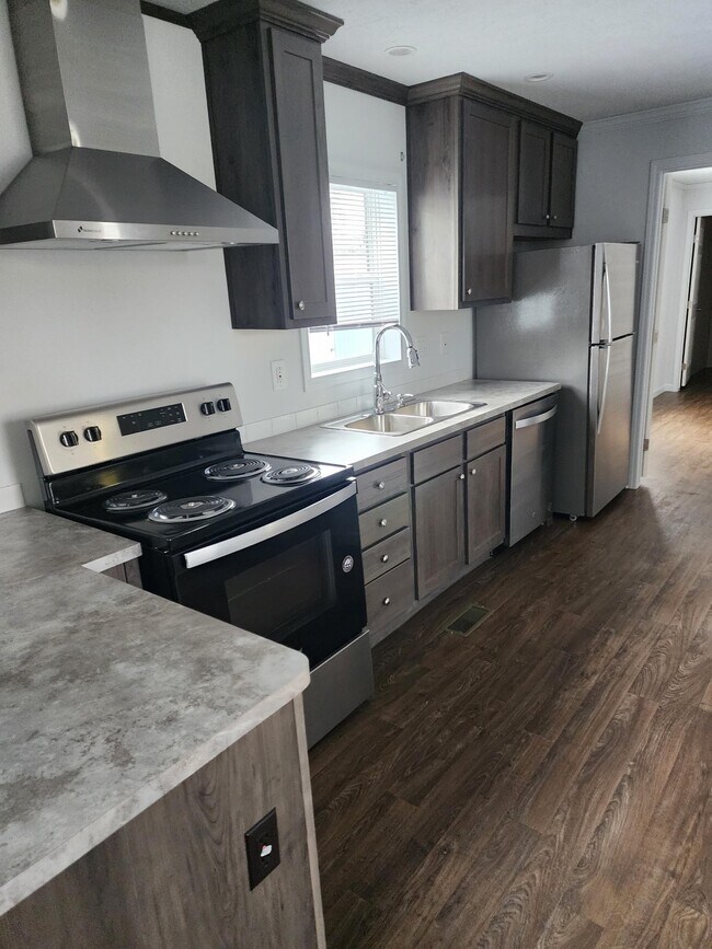 Buckeye Trails 10694 Ashville Pike Lockbourne, OH Apartments for