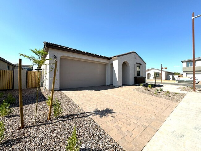 Building Photo - BRAND NEW NEVER LIVED IN 3 BEDROOM 2 BATH ...
