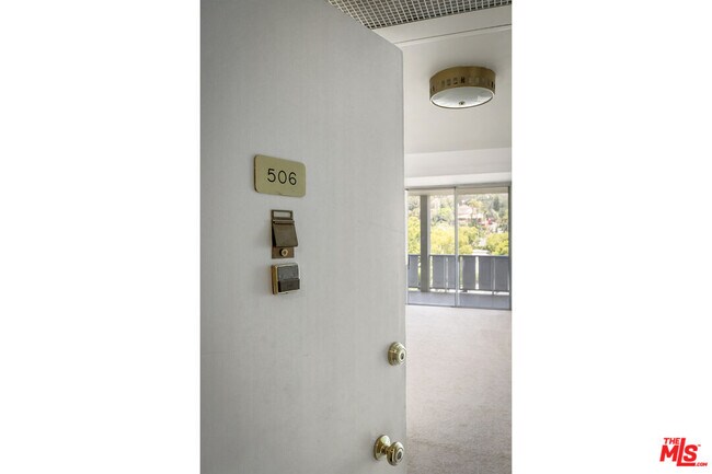 Foto del edificio - 4455 Los Feliz Blvd