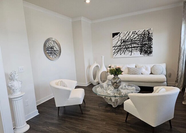 Photo - 3700 SF 4/4 Available Now! House