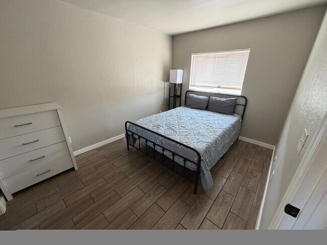 Foto del edificio - 4422 N Longview Ave