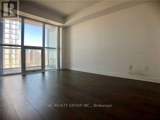 Photo du bâtiment - 5168-5168 Yonge St