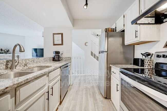 Foto del edificio - 4275 Hunting Meadows Cir