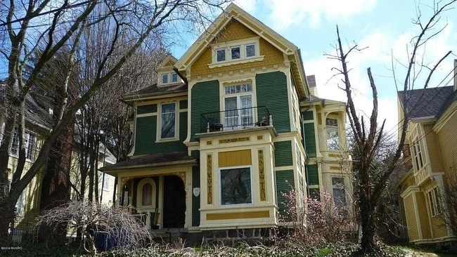 Building Photo - 34 Prospect Ave SE