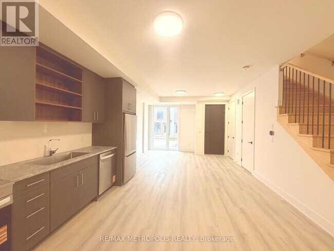 Photo du bâtiment - 68 EVERETT Cmn