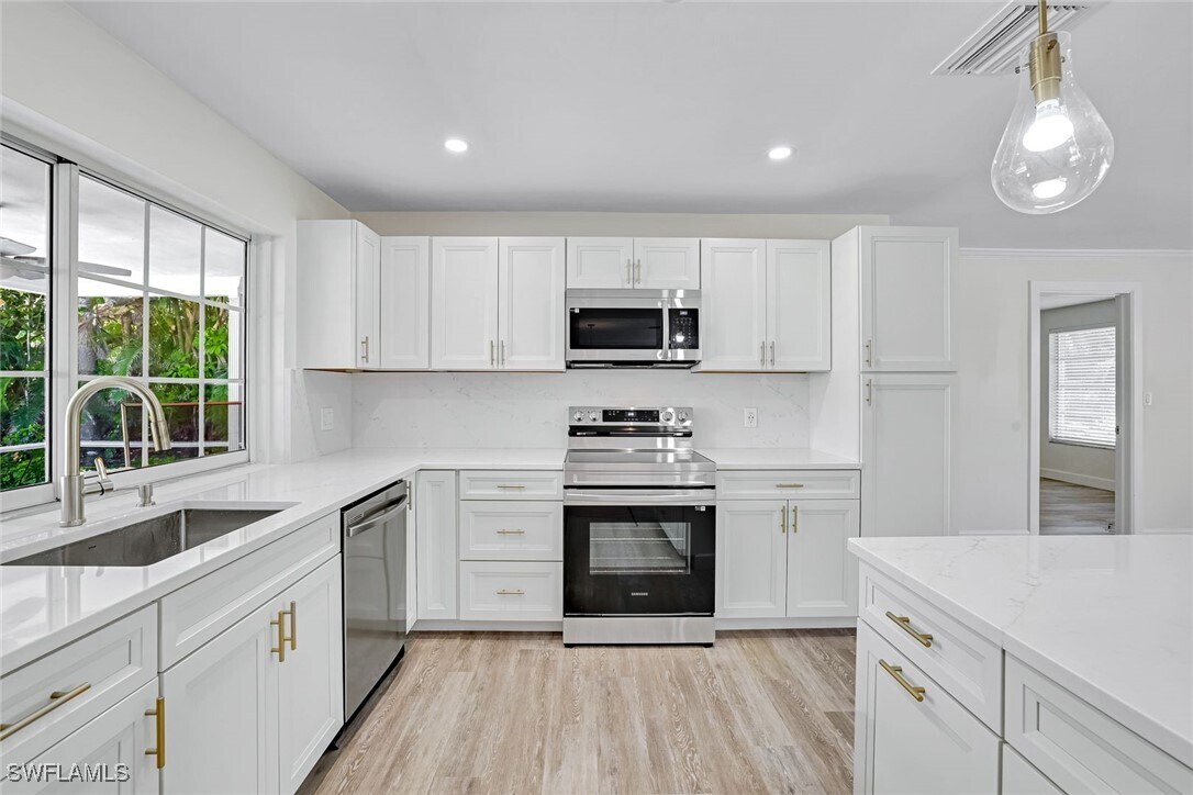 Foto principal - 135 7th Ave N