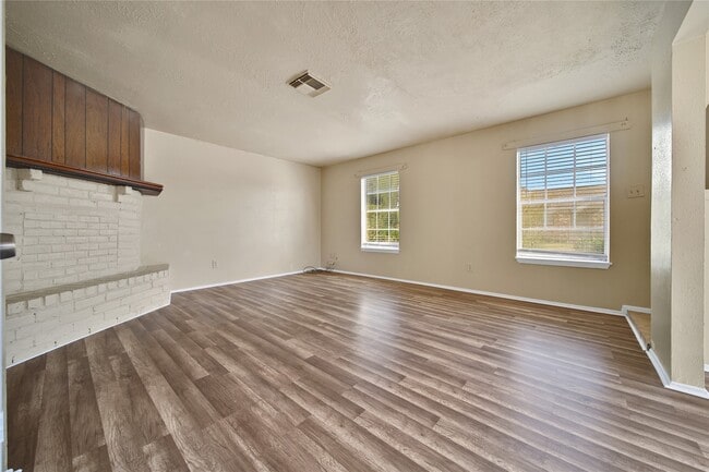 Building Photo - 13159 High Star Dr