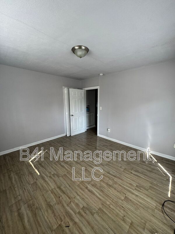 Foto del edificio - 2343 Huggins St