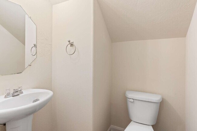 Building Photo - 15606 Kiplands Bend Dr