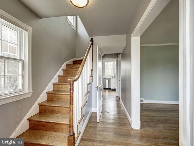 Foto del edificio - 5208 Glenwood Rd