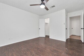 Building Photo - 1365 Country Pl Dr