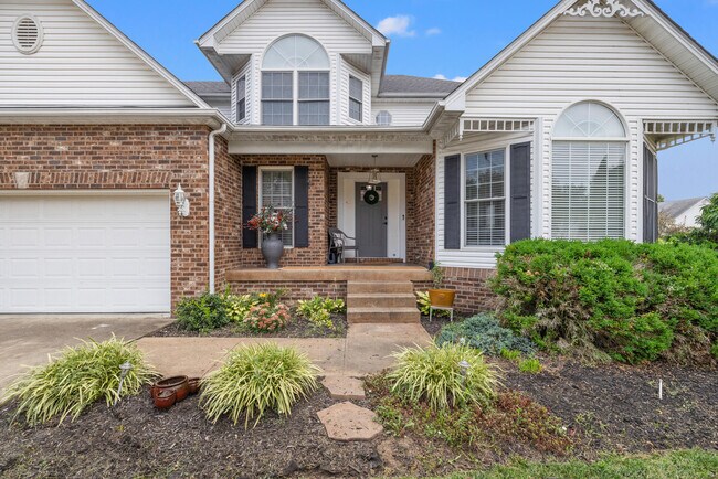 Building Photo - 200 Ramblewood Way