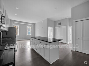 Building Photo - 707 Druid Park Lake Dr