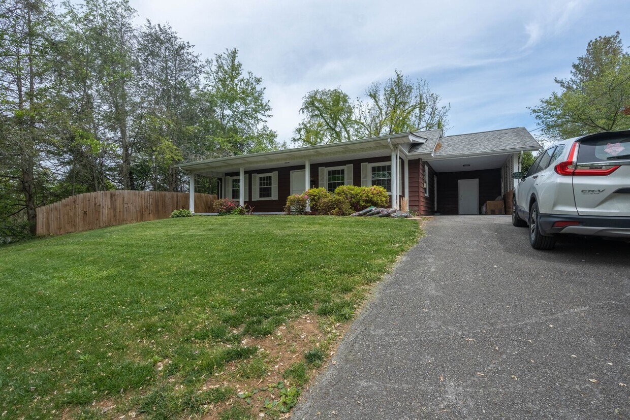 Foto principal - Beautiful 3 bed and 1 bath house in Johnso...