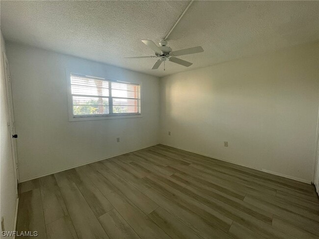 Foto del edificio - 160 Turtle Lake Ct