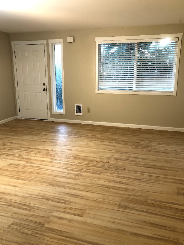 Building Photo - 11513 NE 87th St