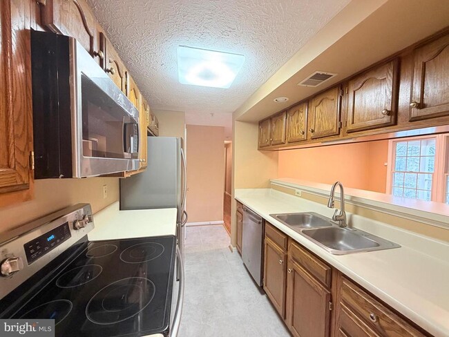 Foto del edificio - 13114 Briarcliff Terrace