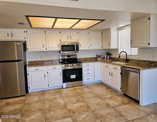 Building Photo - 16536 Lost Arrow Dr