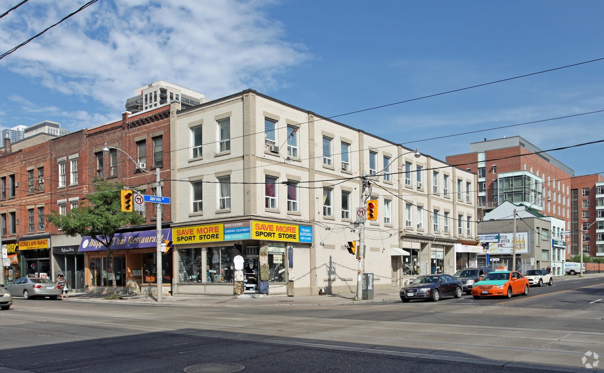 Primary Photo - 114 Queen St E